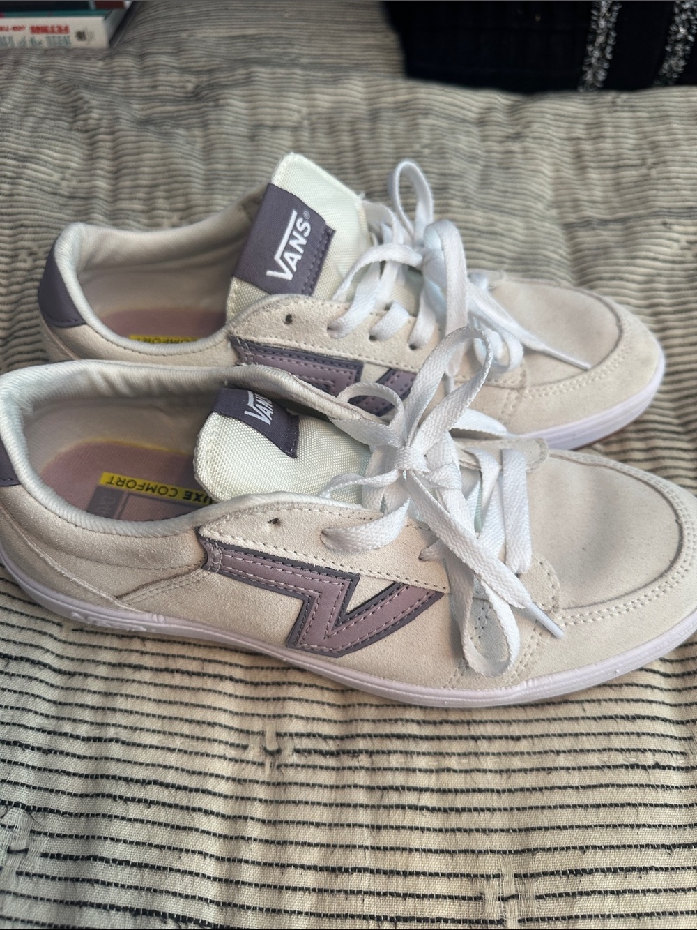 Vans Women’s Cream and Lavender Low-Top Lace-Up Sneakers